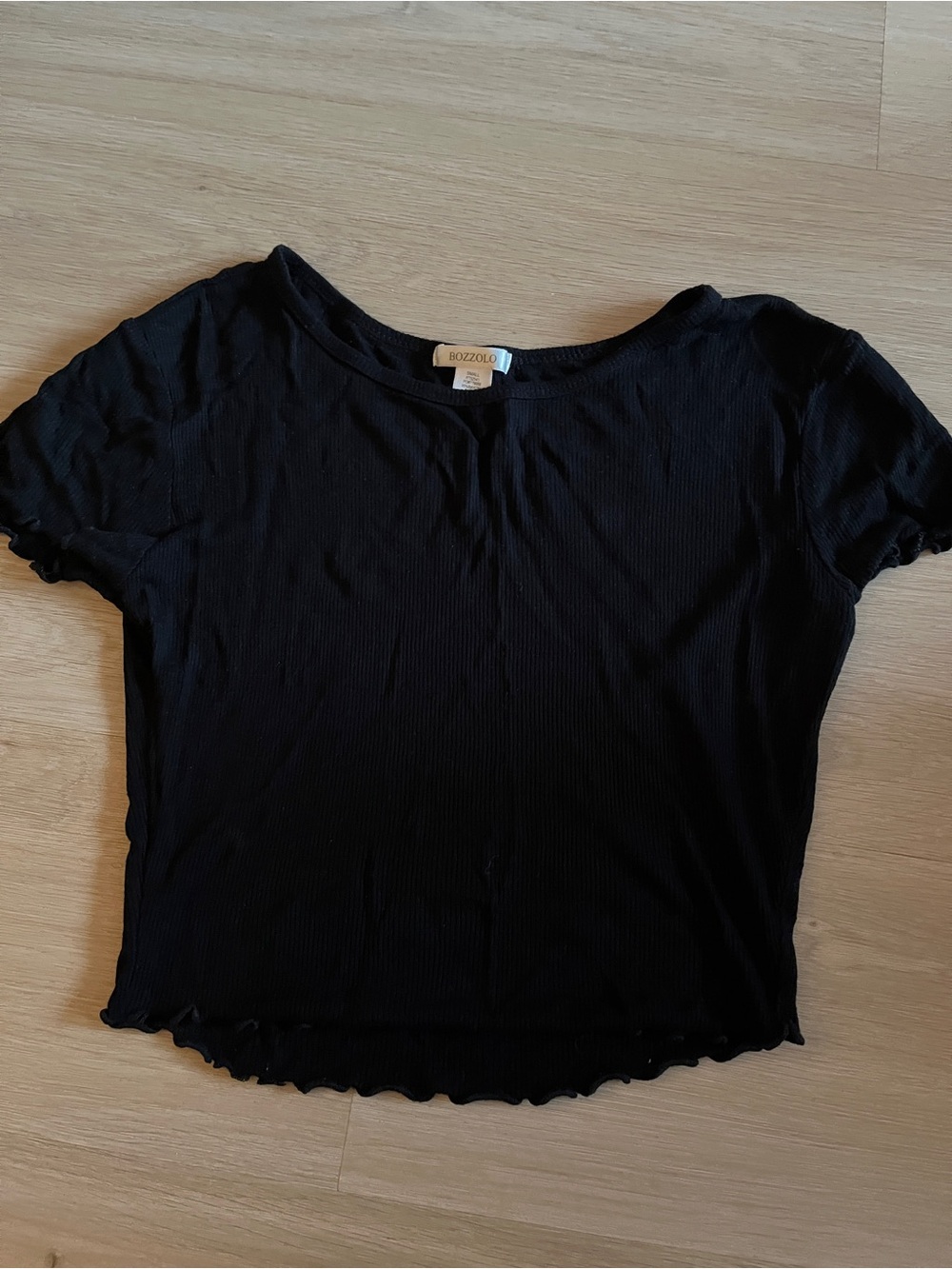 Bozzolo Black Ribbed Short Sleeve Crop Tee with Lettuce Hem